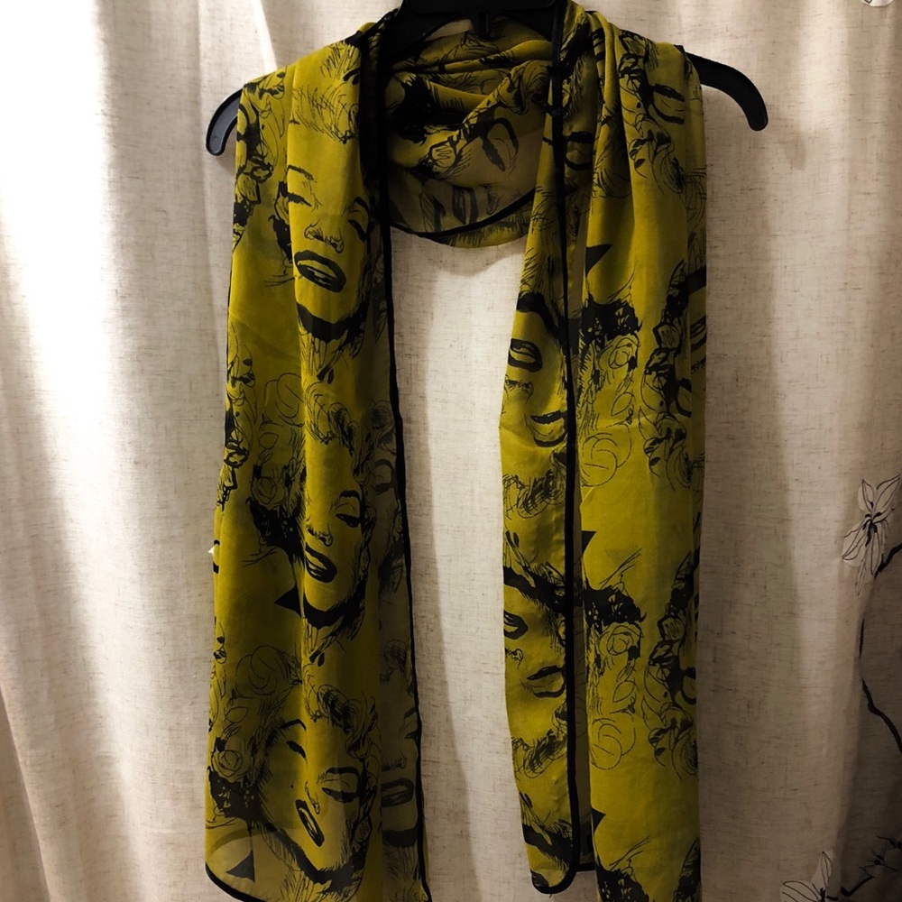 Marilyn Monroe scarf, green/black NEW